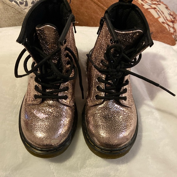 Dr Martens 1460. Pink metallic crinkle. Toddler size 9 - Picture 2 of 8